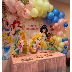 Mesa dulce personalizada cumpleaños princesas - Imagen 1