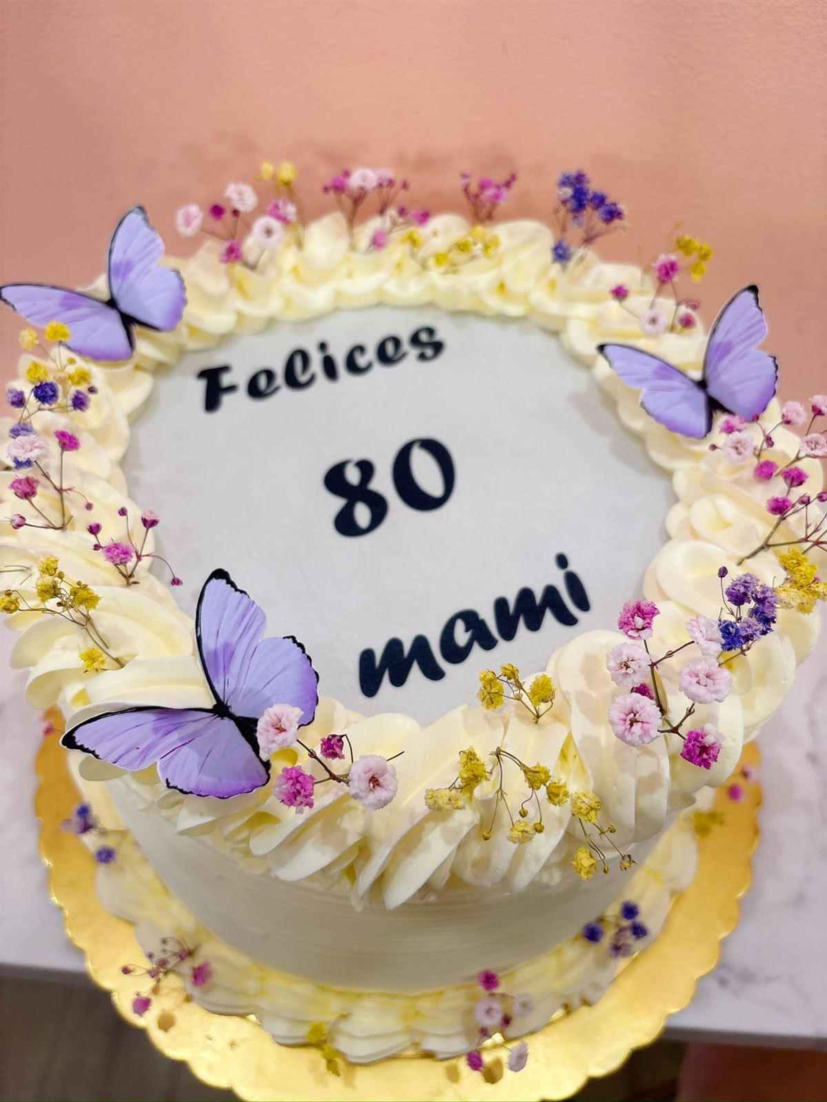 Tarta personalizada flores y mariposas cumpleaños - Imagen 1