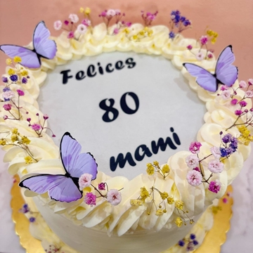 Tarta personalizada flores y mariposas cumpleaños - Imagen 1